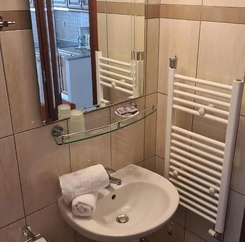 Loretta Maisonettes And Chrysi Ammoudia