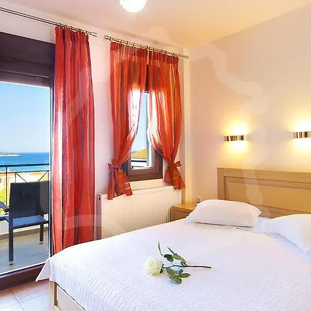 Loretta Maisonettes And Apartament Chrysi Ammoudia