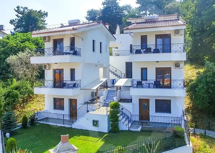 Loretta Maisonettes And Apartment *