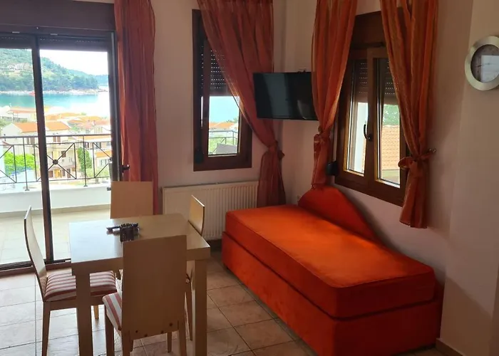 Loretta Maisonettes And * Chrysi Ammoudia