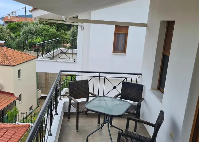 Loretta Maisonettes And Apartment *